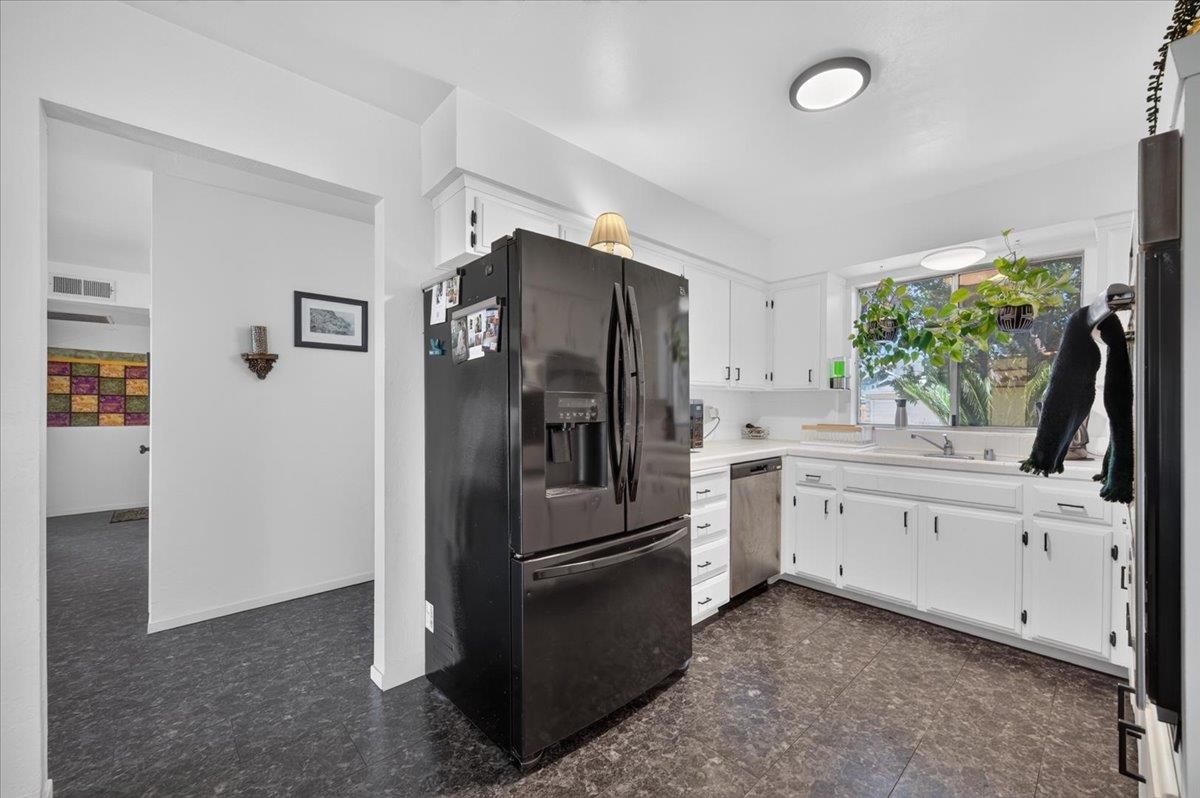 1726 Fairmont Ave, Clovis, CA 93611