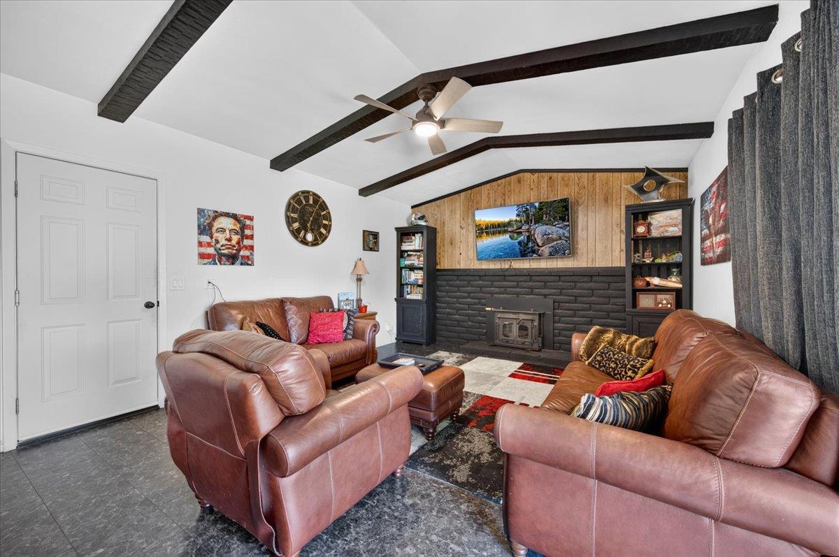 1726 Fairmont Ave, Clovis, CA 93611