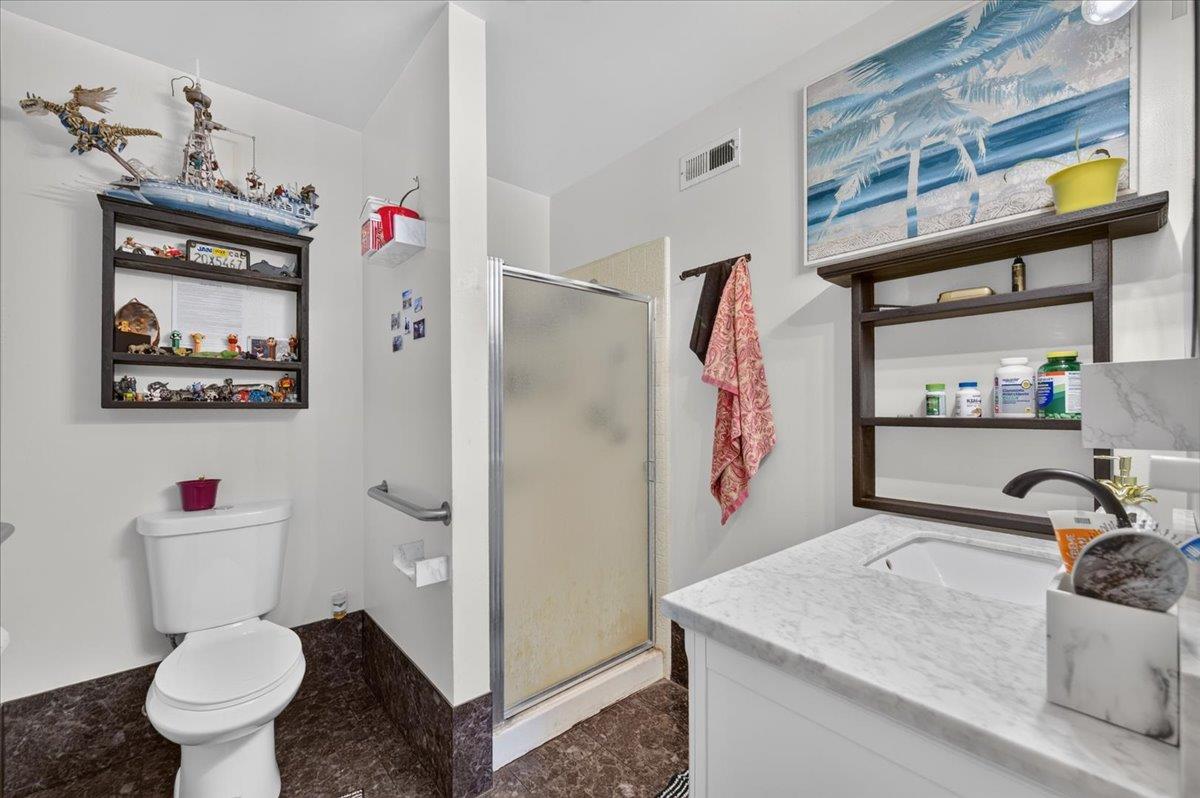 1726 Fairmont Ave, Clovis, CA 93611