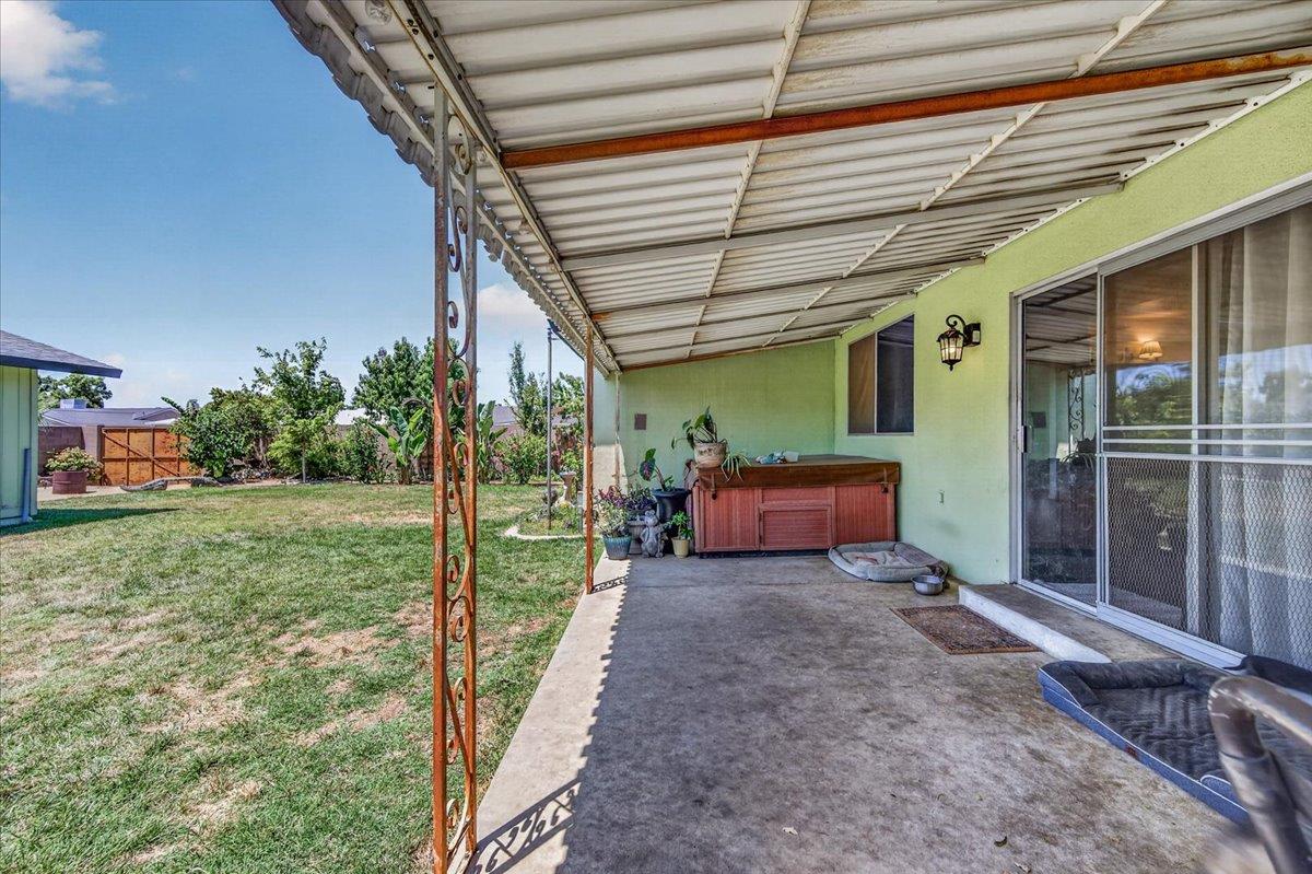 1726 Fairmont Ave, Clovis, CA 93611