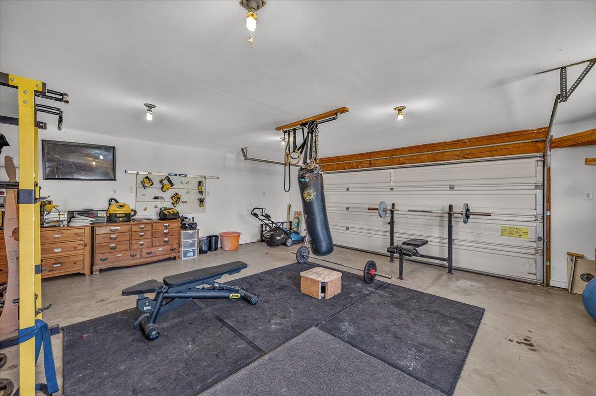 1726 Fairmont Ave, Clovis, CA 93611