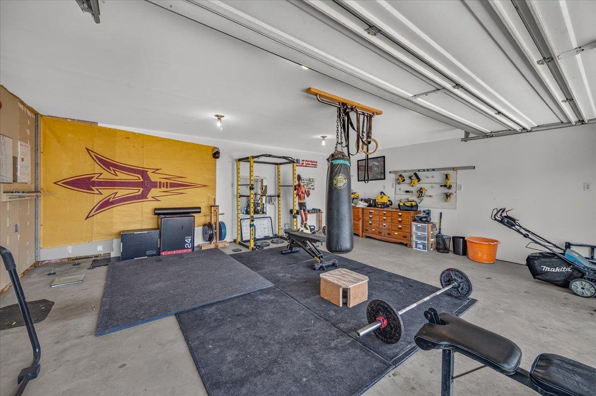 1726 Fairmont Ave, Clovis, CA 93611