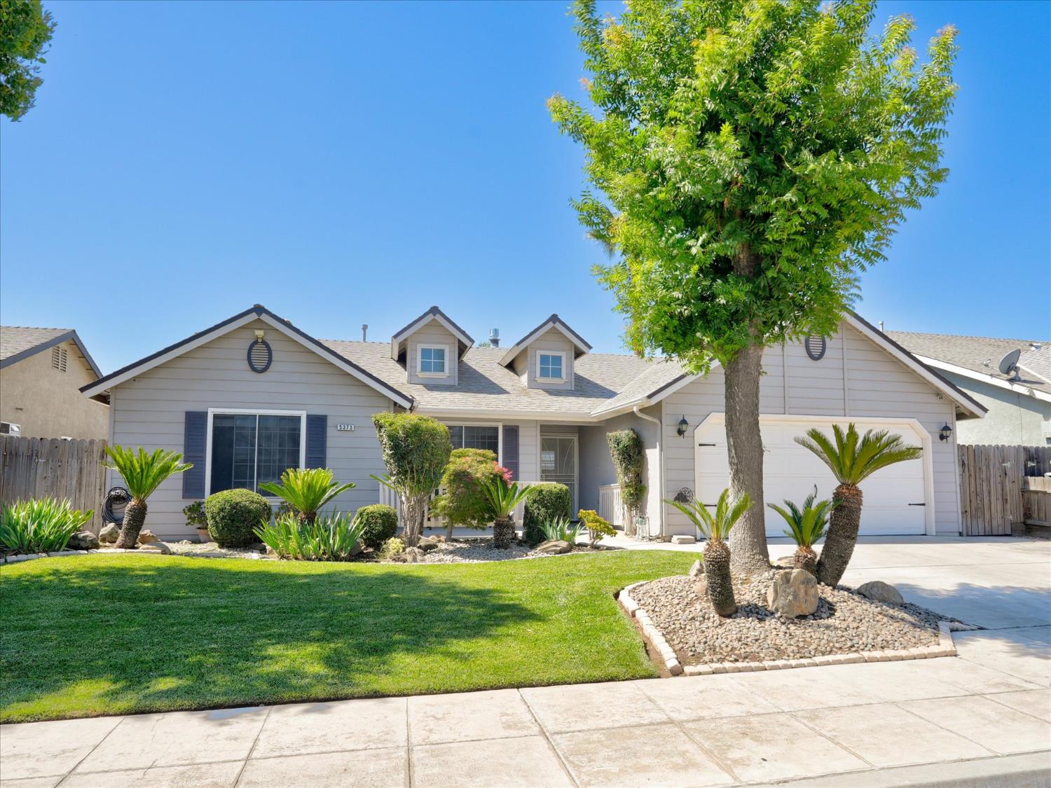 5373 W Dayton Ave, Fresno, CA 93722