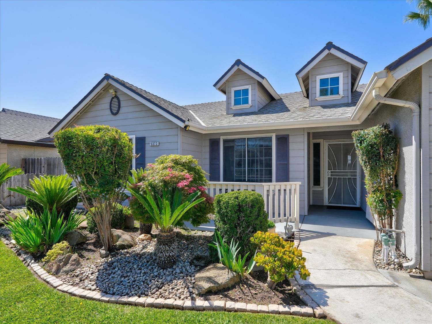 5373 W Dayton Ave, Fresno, CA 93722