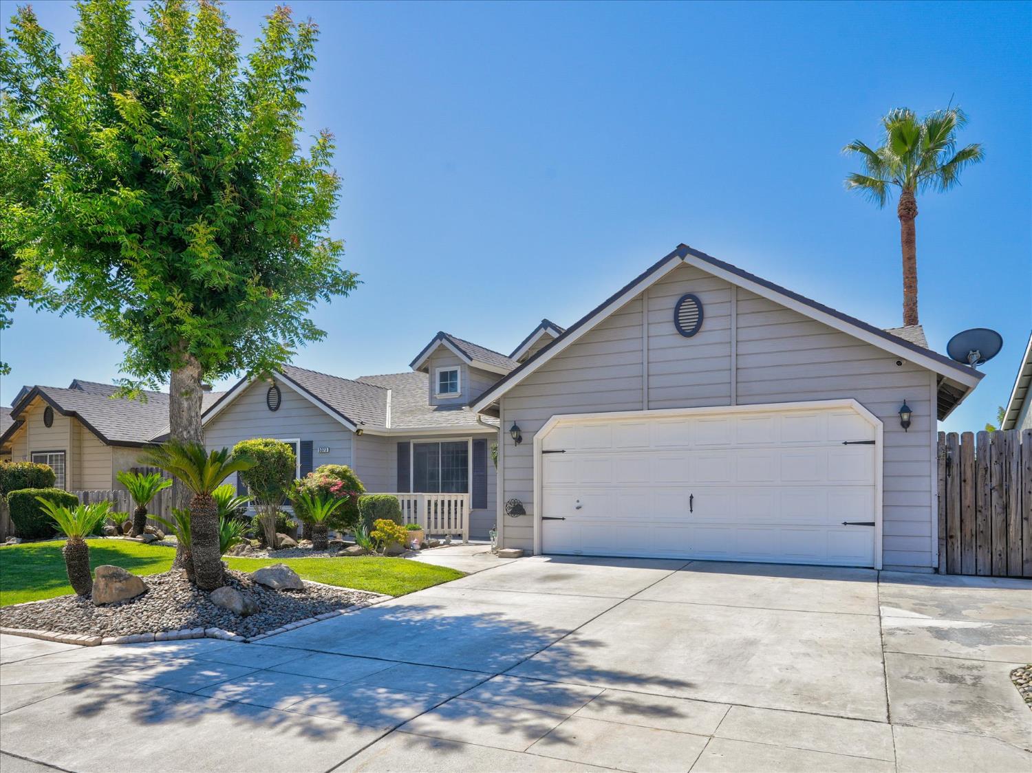 5373 W Dayton Ave, Fresno, CA 93722