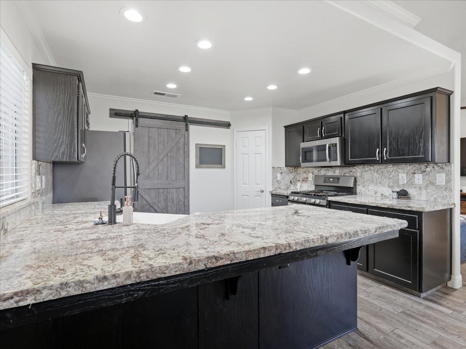 5373 W Dayton Ave, Fresno, CA 93722