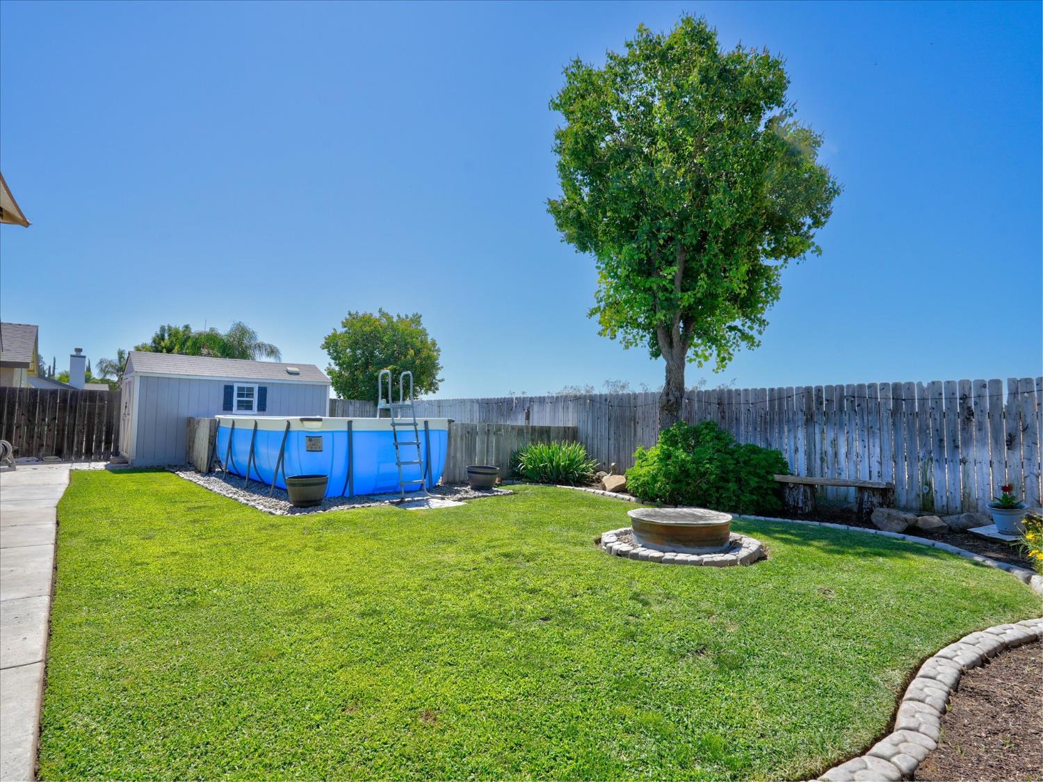 5373 W Dayton Ave, Fresno, CA 93722