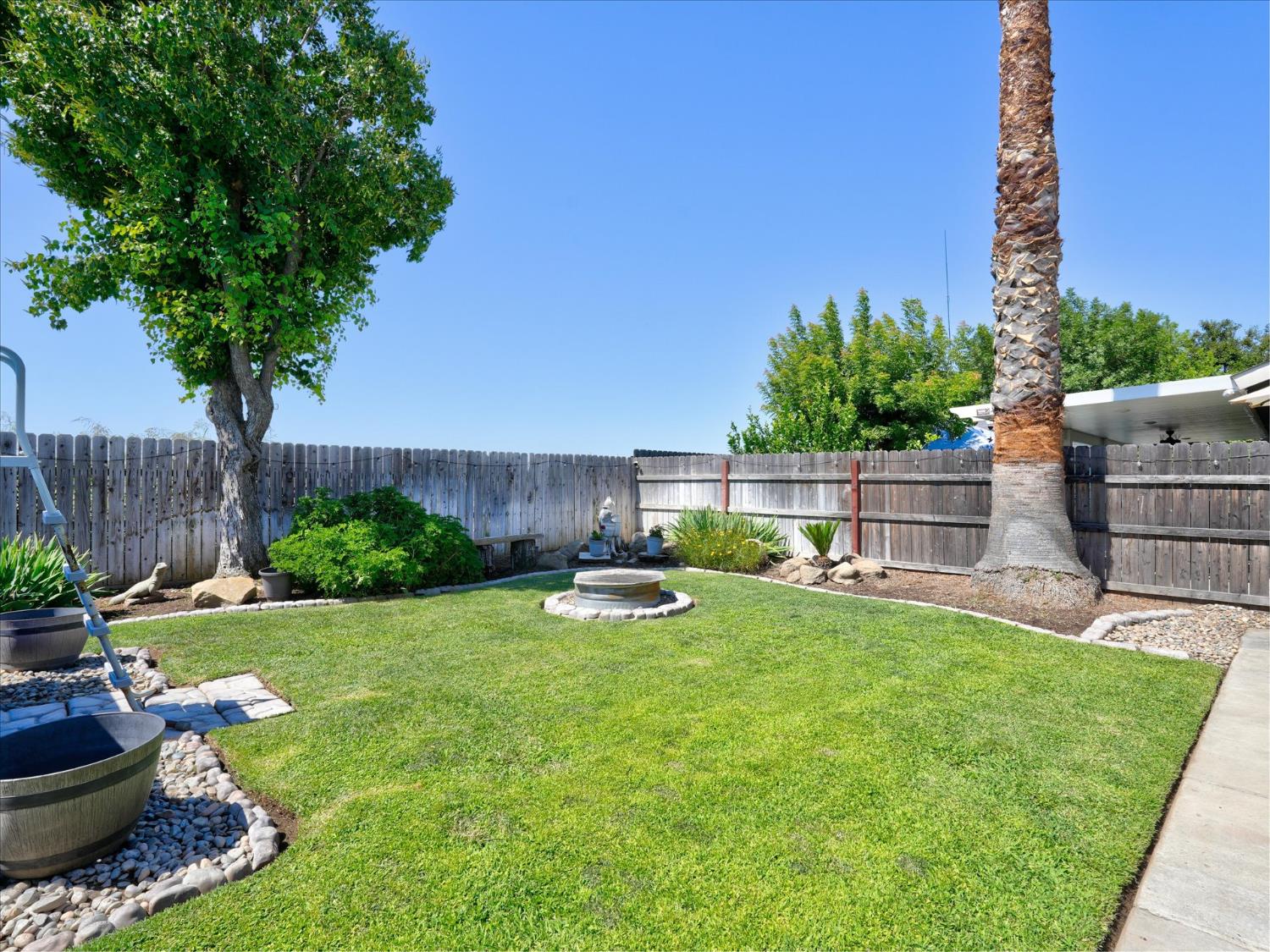 5373 W Dayton Ave, Fresno, CA 93722