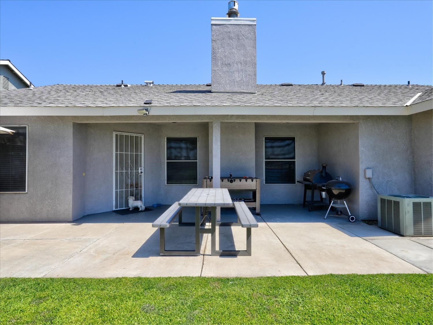 5373 W Dayton Ave, Fresno, CA 93722