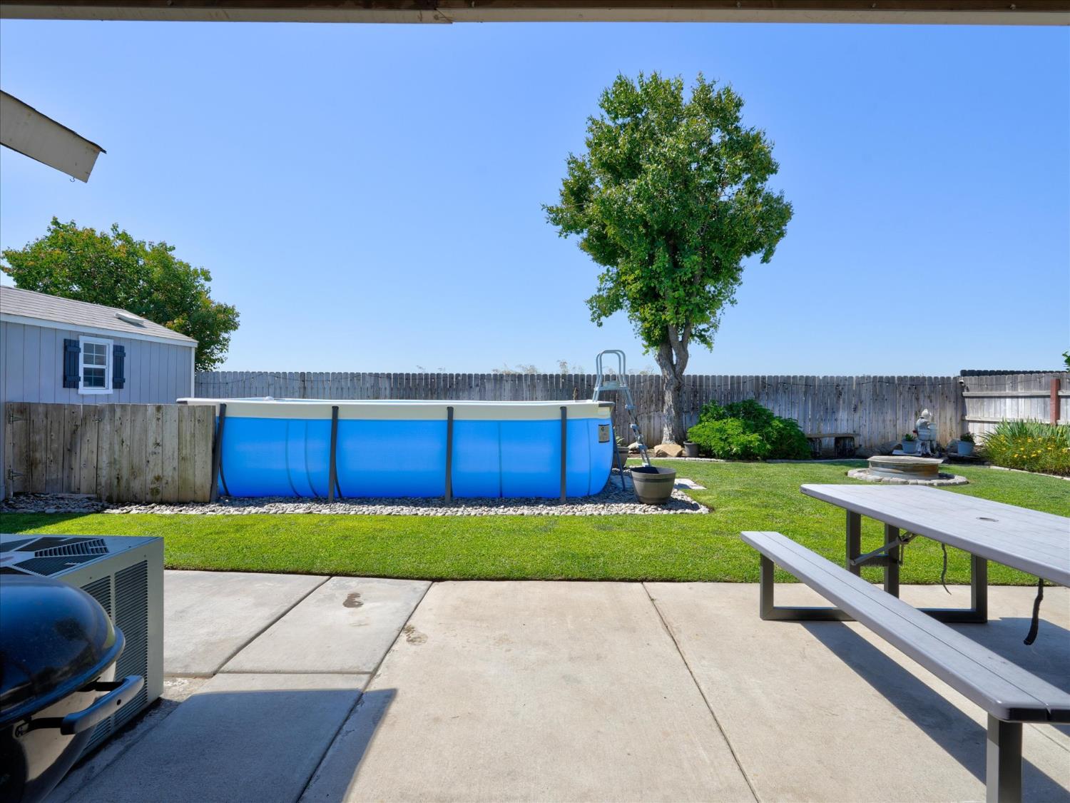 5373 W Dayton Ave, Fresno, CA 93722