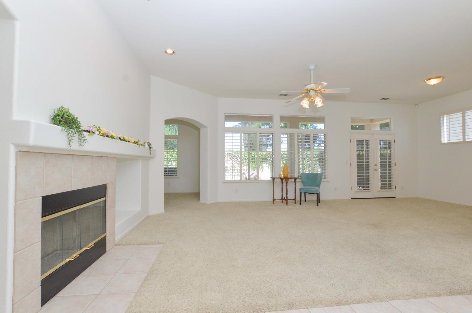 5174 N Via Trevi, Fresno, CA 93711