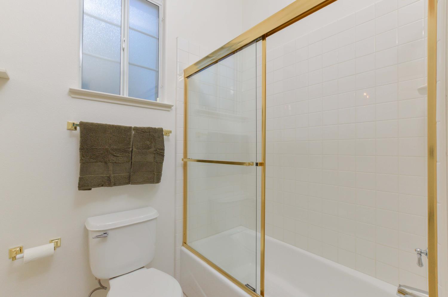 5174 N Via Trevi, Fresno, CA 93711