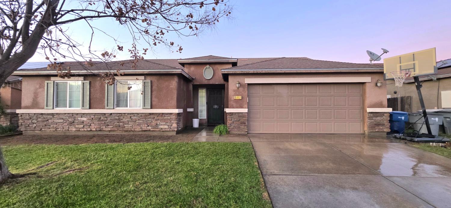 5892 W Garland Ave, Fresno, CA 93722