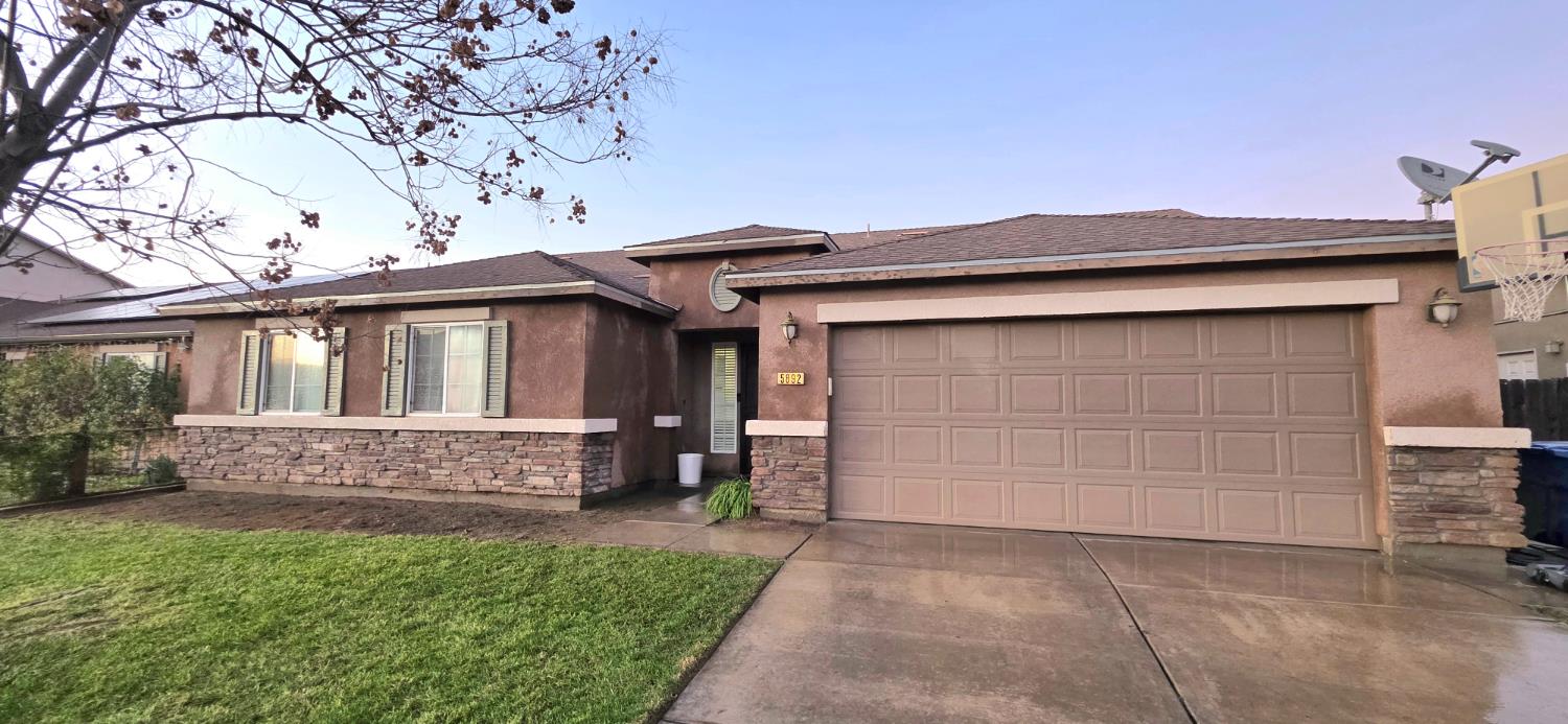 5892 W Garland Ave, Fresno, CA 93722