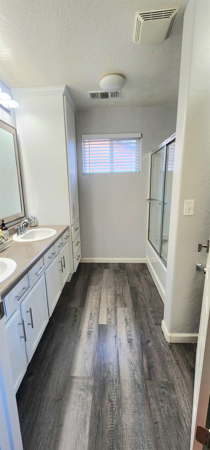 5892 W Garland Ave, Fresno, CA 93722