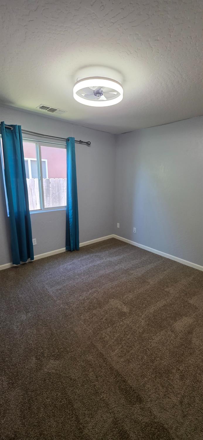 5892 W Garland Ave, Fresno, CA 93722