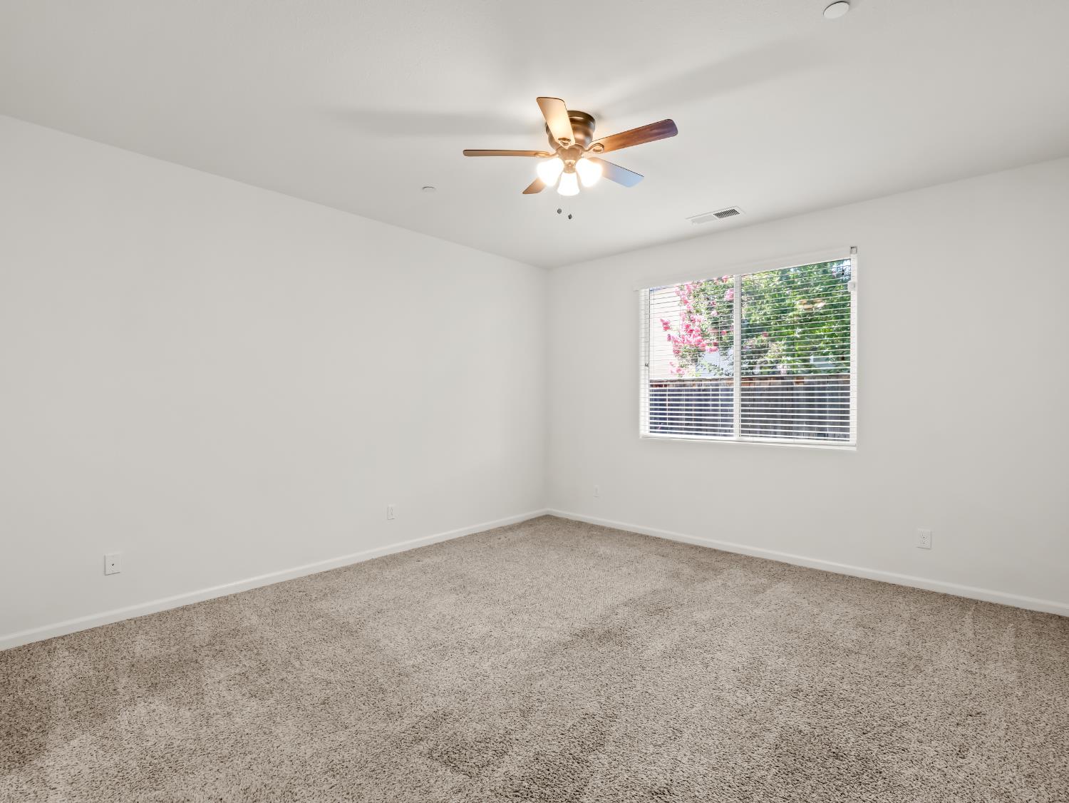 4121 Chessa Ln, Clovis, CA 93619