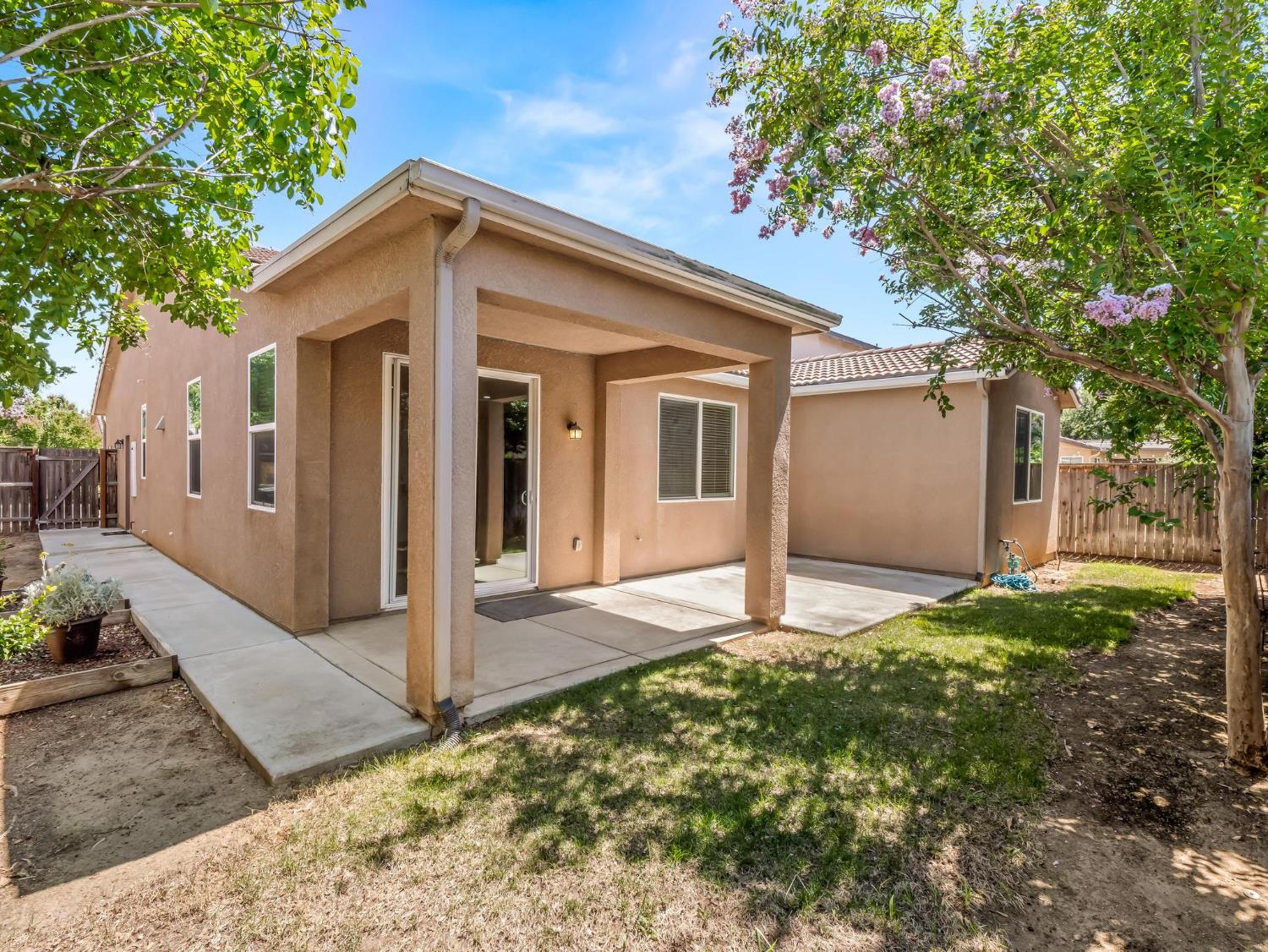 4121 Chessa Ln, Clovis, CA 93619