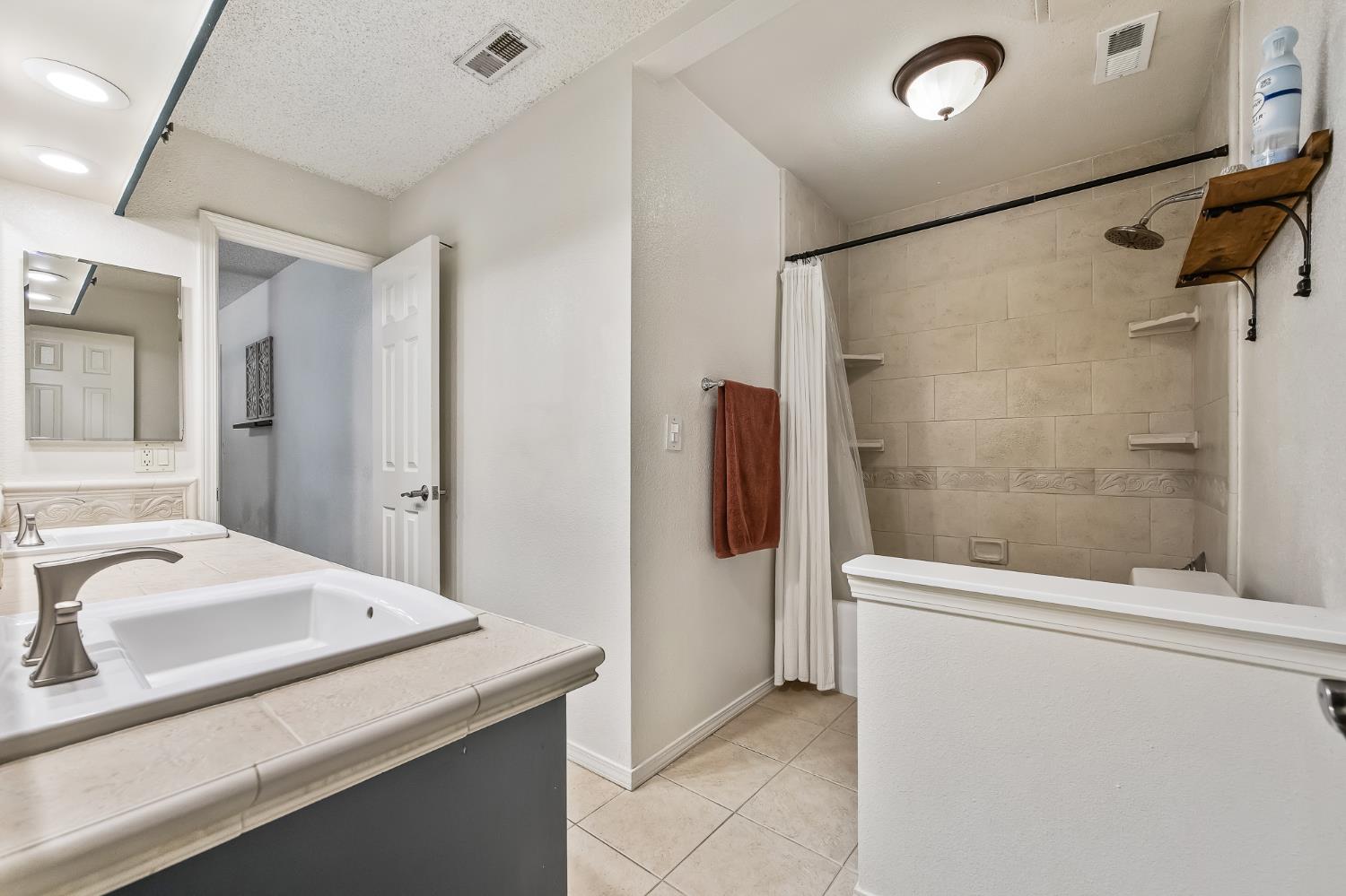 1250 E Shaw Ave #101, Fresno, CA 93710