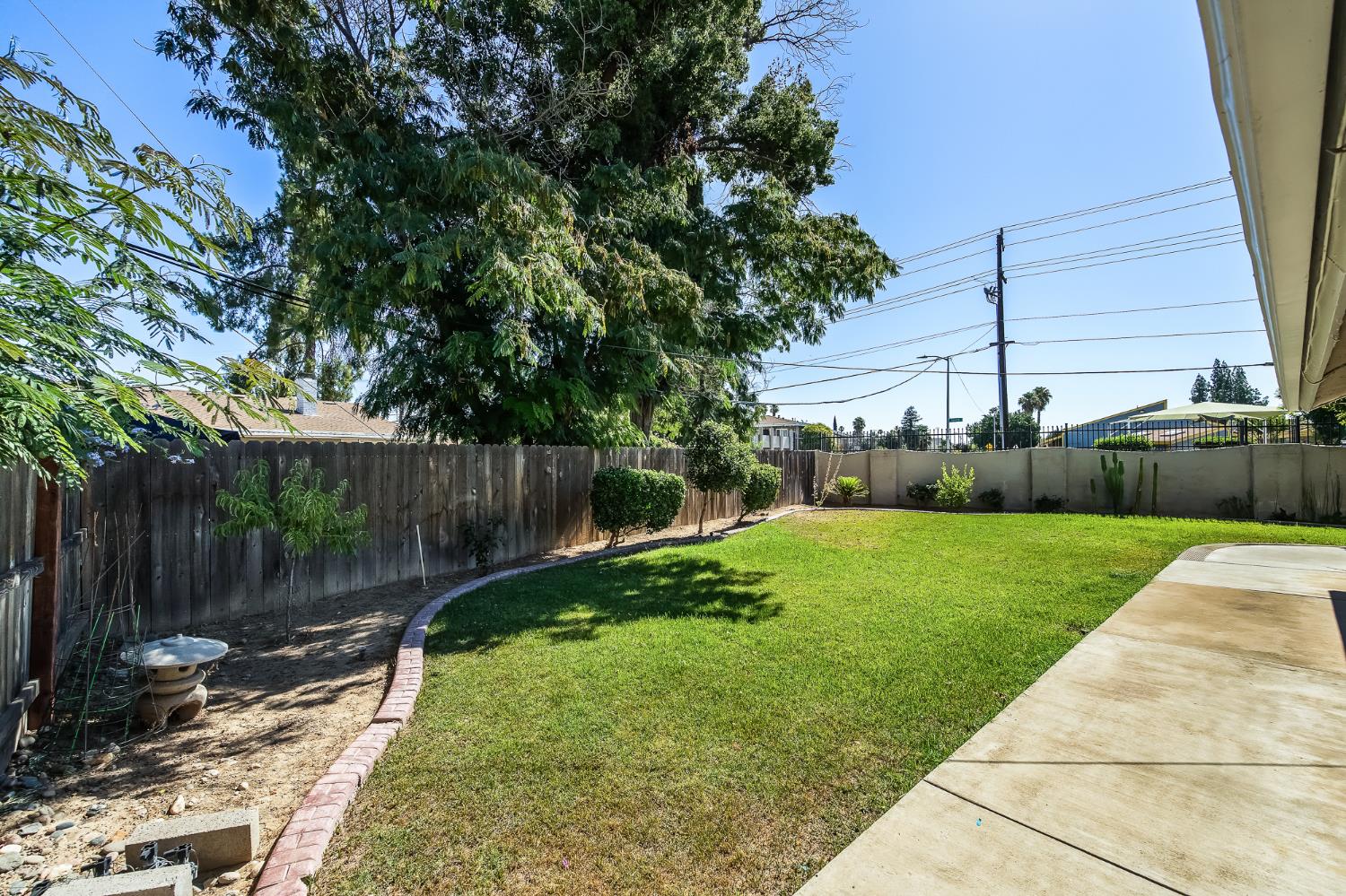 1250 E Shaw Ave #101, Fresno, CA 93710