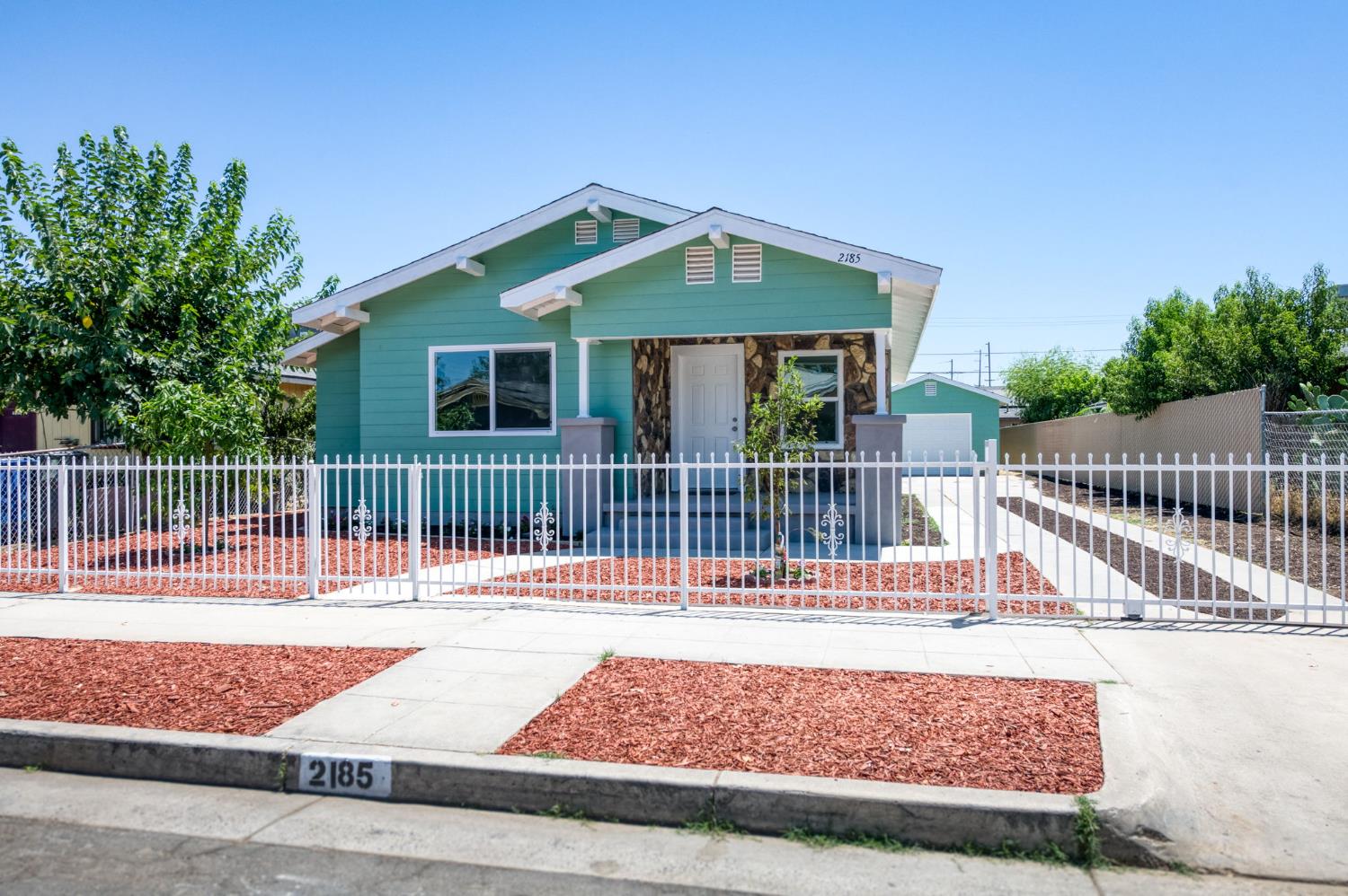 2185 S Holly Ave, Fresno, CA 93657