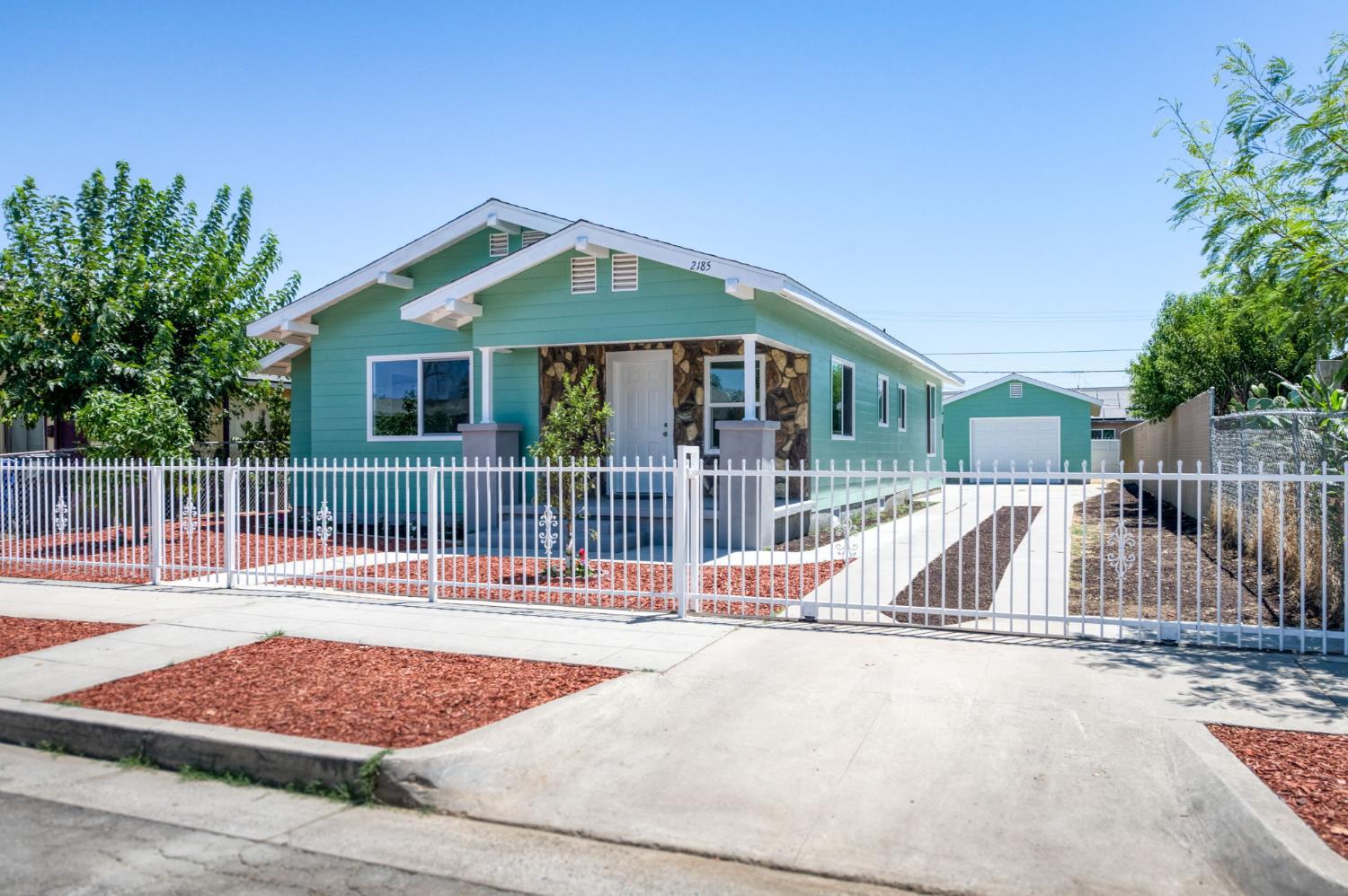 2185 S Holly Ave, Fresno, CA 93657