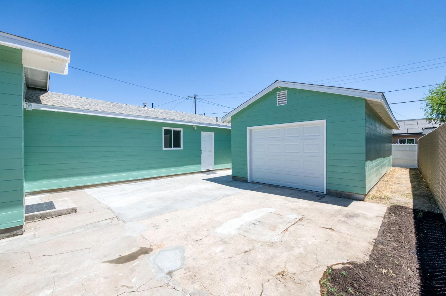 2185 S Holly Ave, Fresno, CA 93657