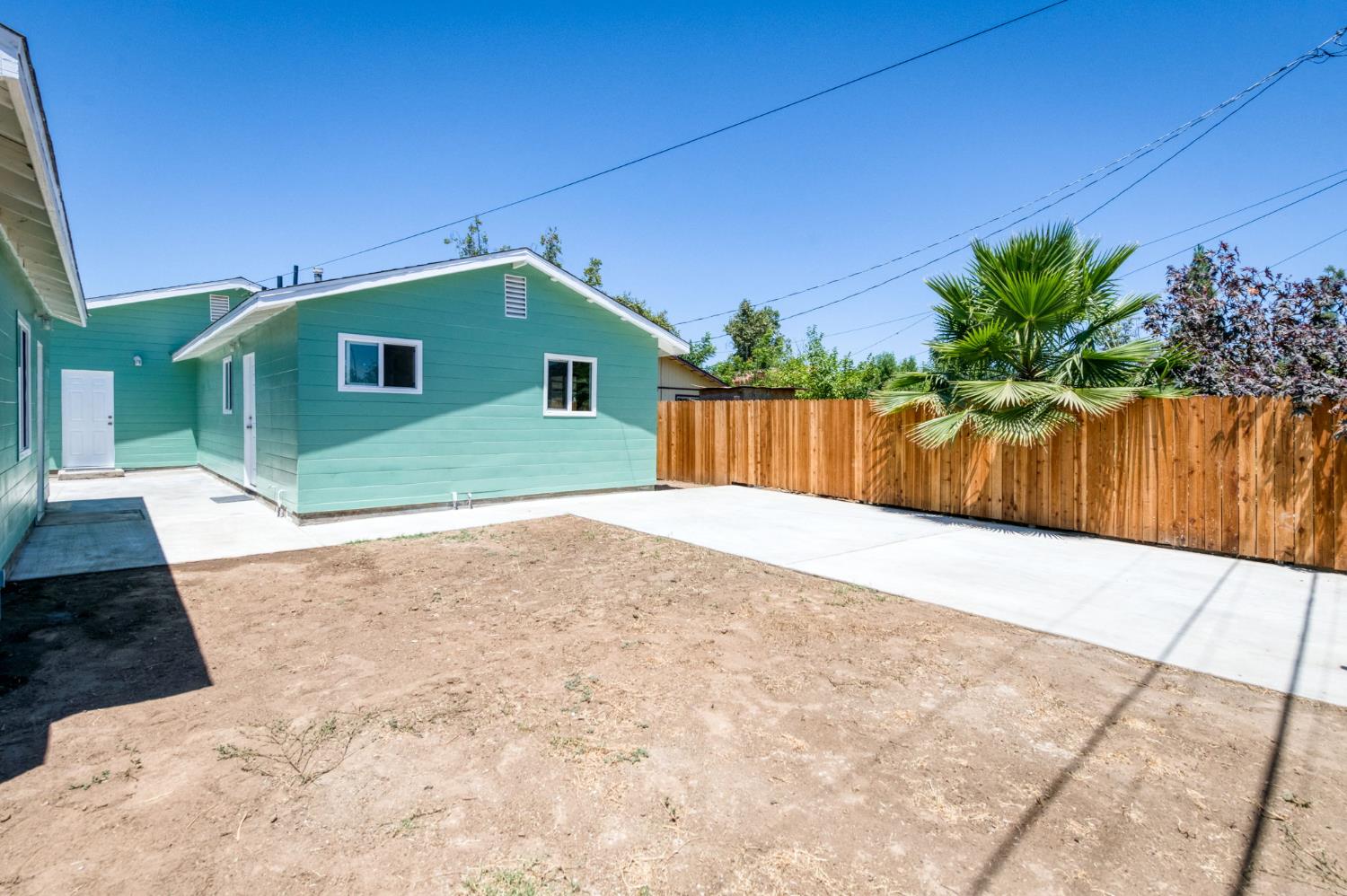 2185 S Holly Ave, Fresno, CA 93657