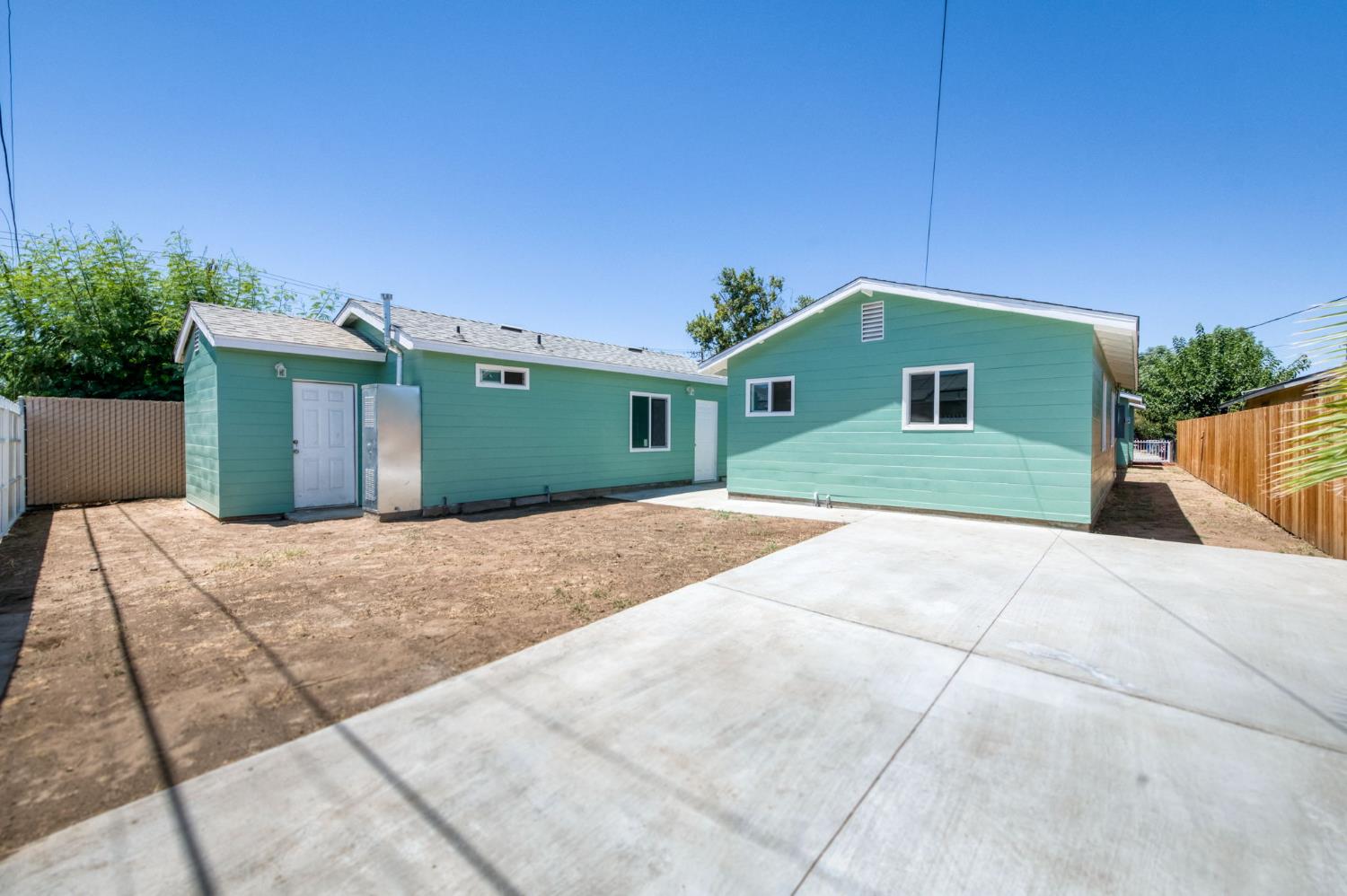 2185 S Holly Ave, Fresno, CA 93657