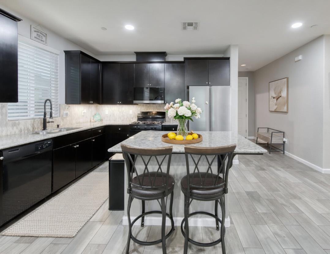 1148 S Filbert Ave, Fresno, CA 93727