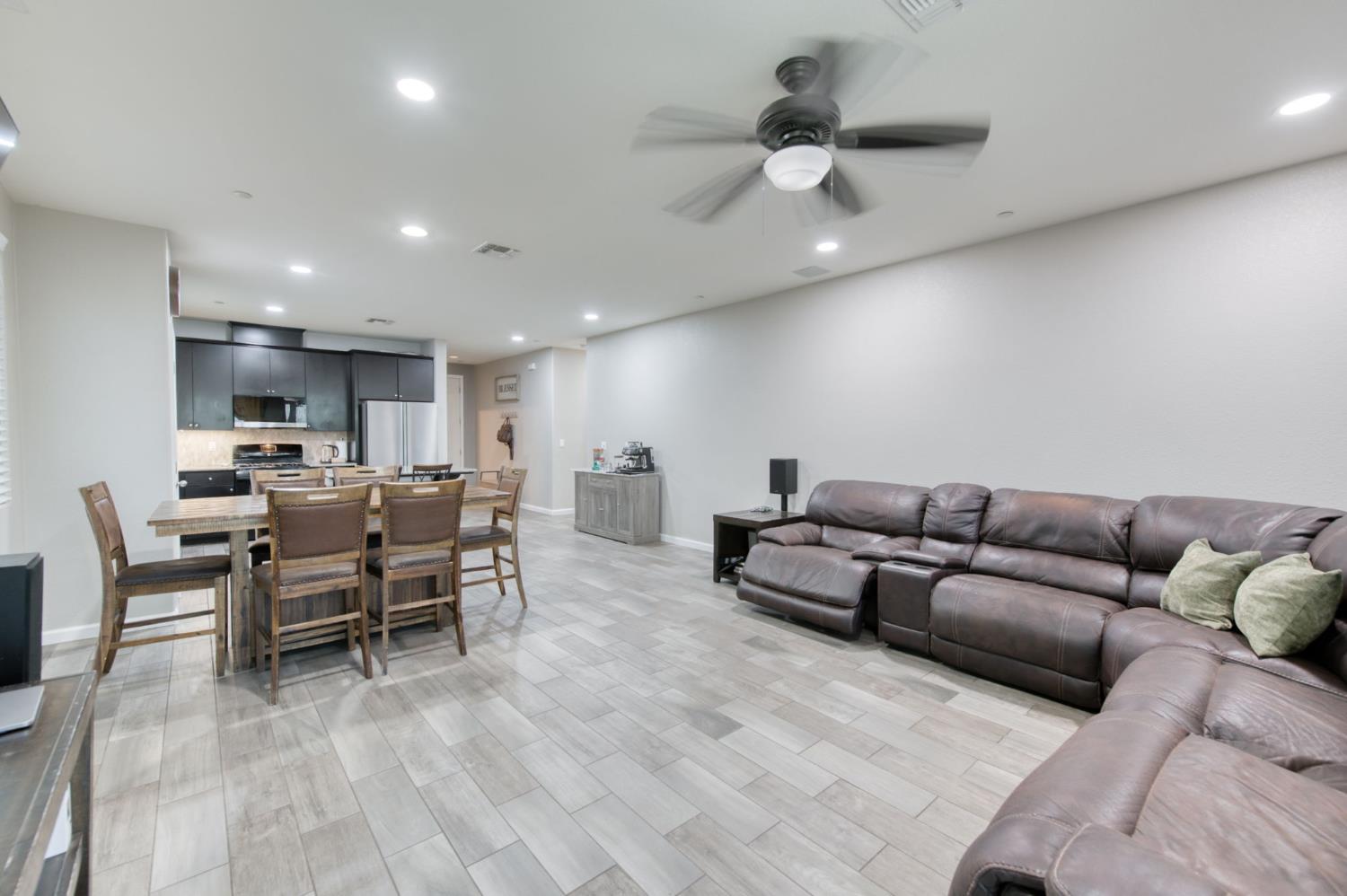 1148 S Filbert Ave, Fresno, CA 93727