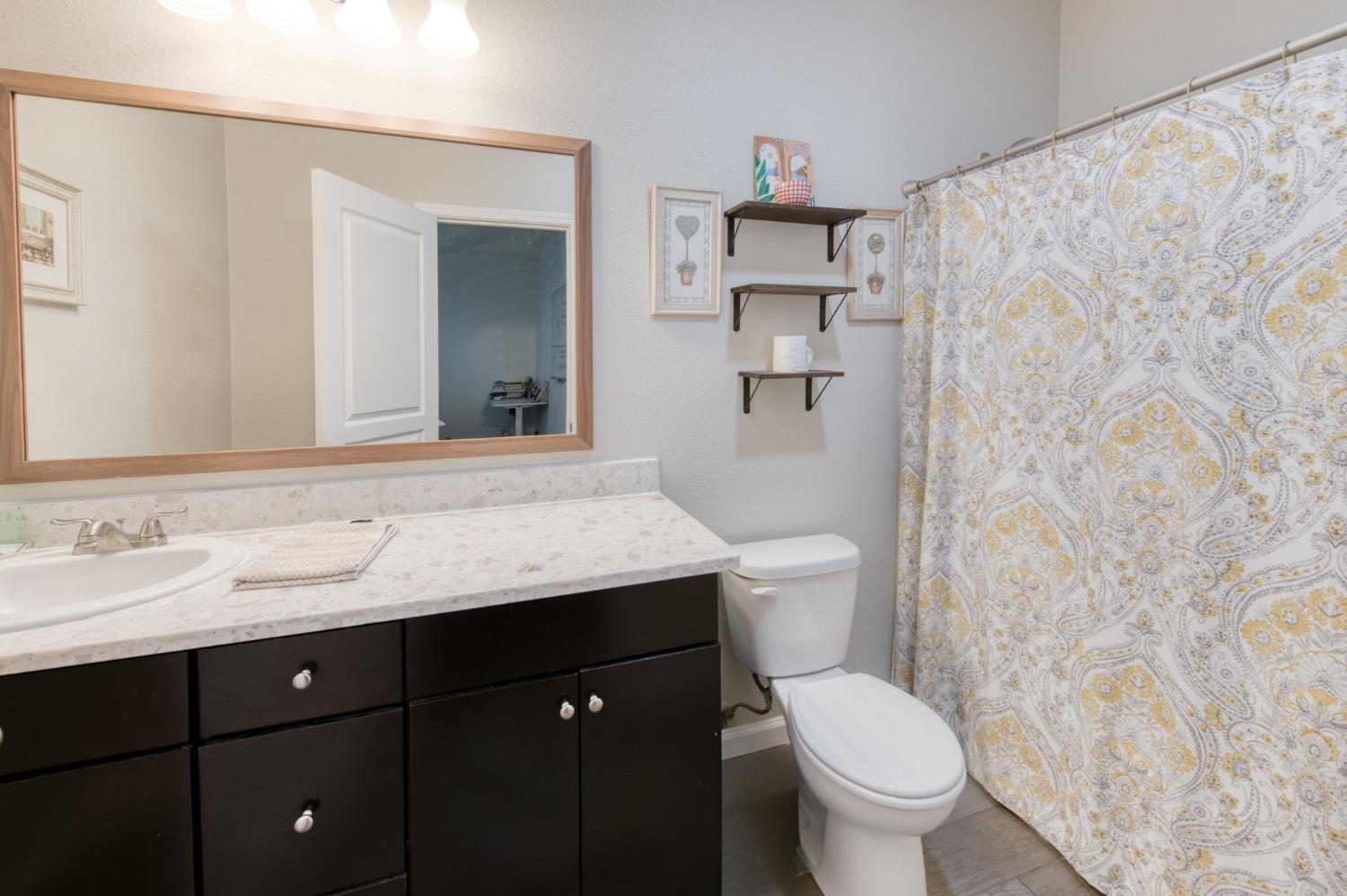 1148 S Filbert Ave, Fresno, CA 93727