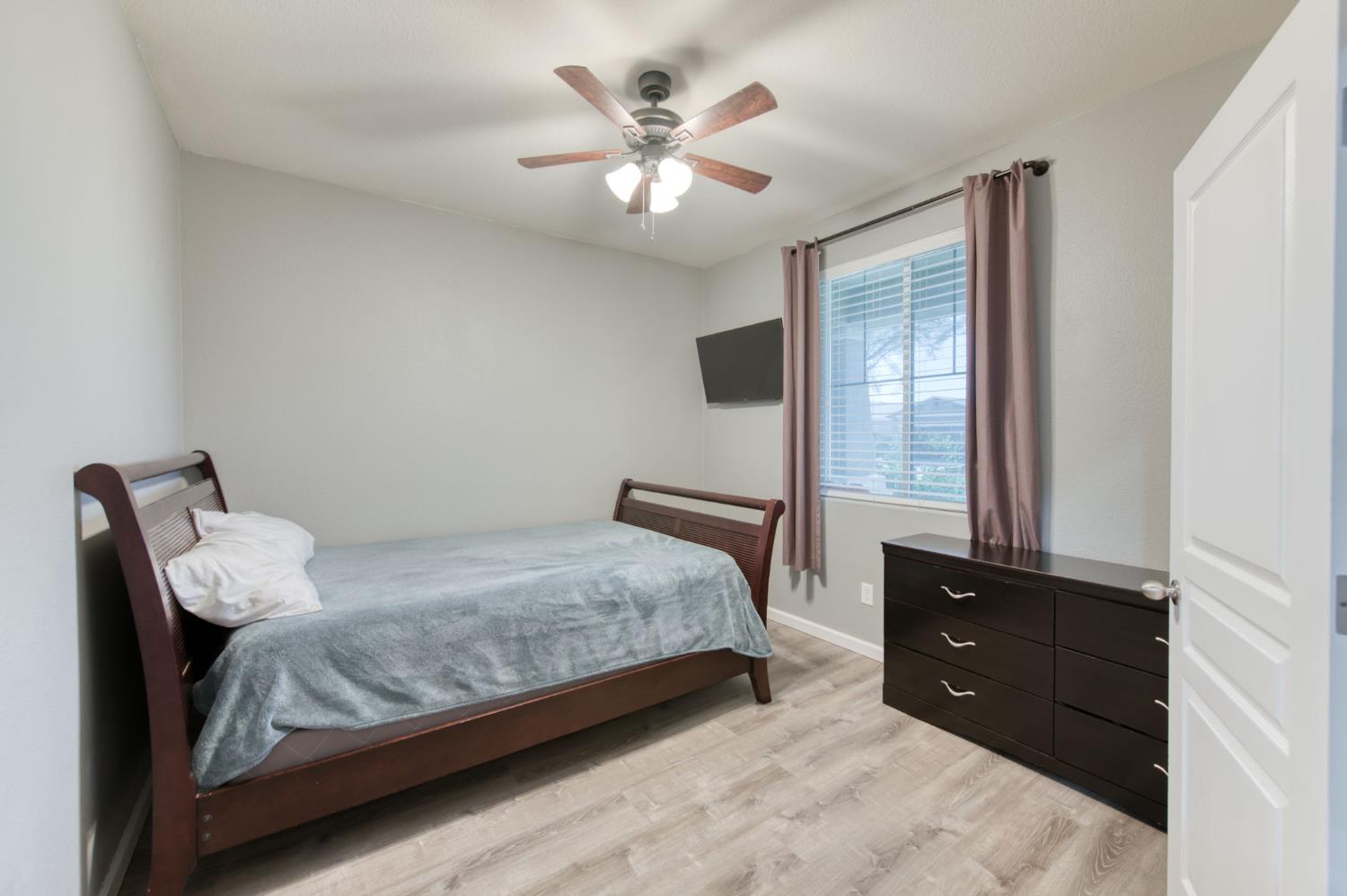 1148 S Filbert Ave, Fresno, CA 93727