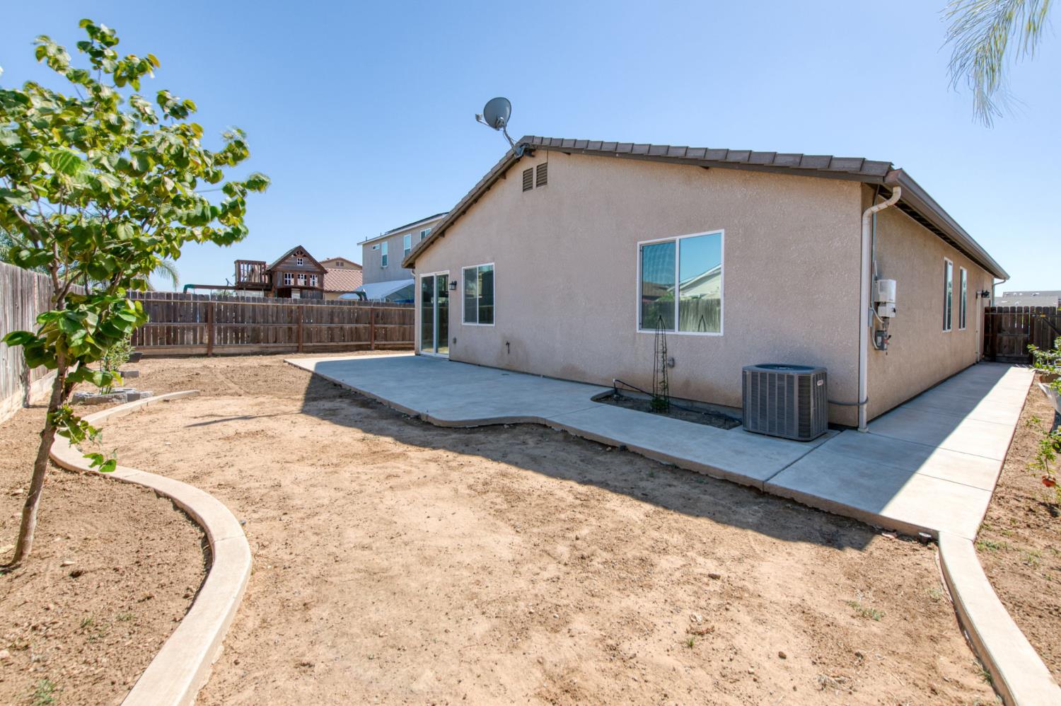 1148 S Filbert Ave, Fresno, CA 93727