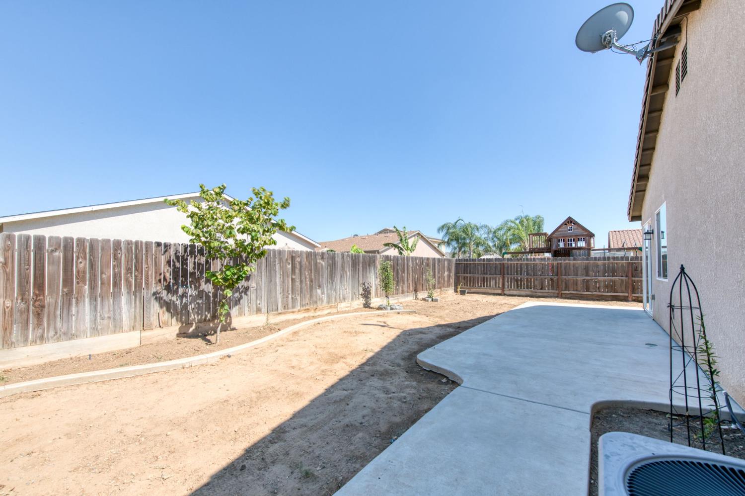 1148 S Filbert Ave, Fresno, CA 93727