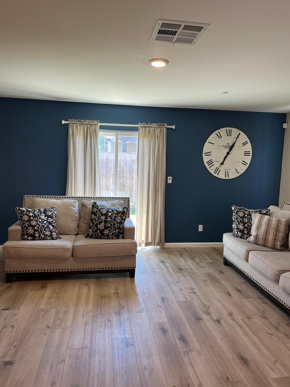 561 Fir Ave, Sanger, CA 93657