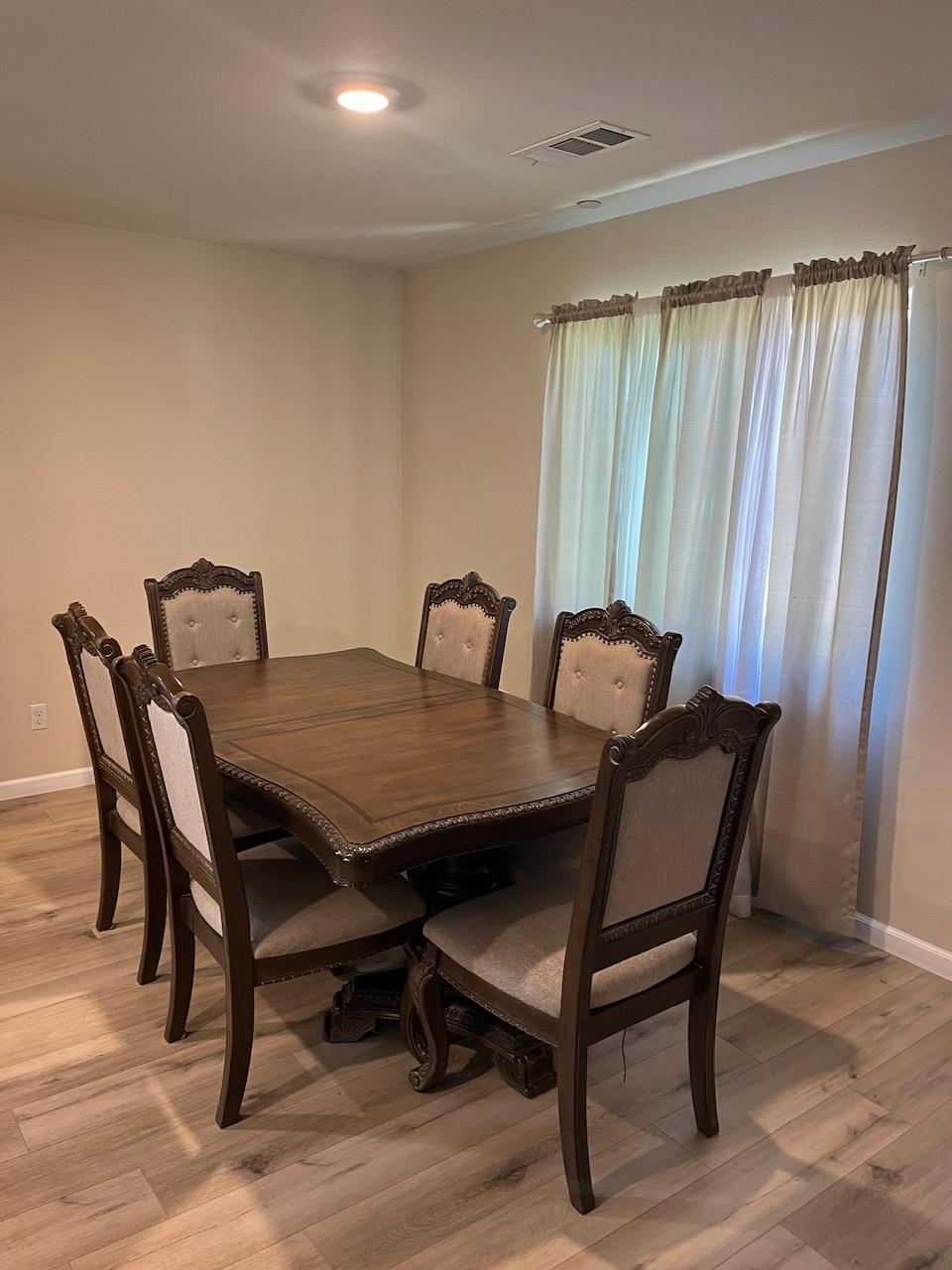 561 Fir Ave, Sanger, CA 93657
