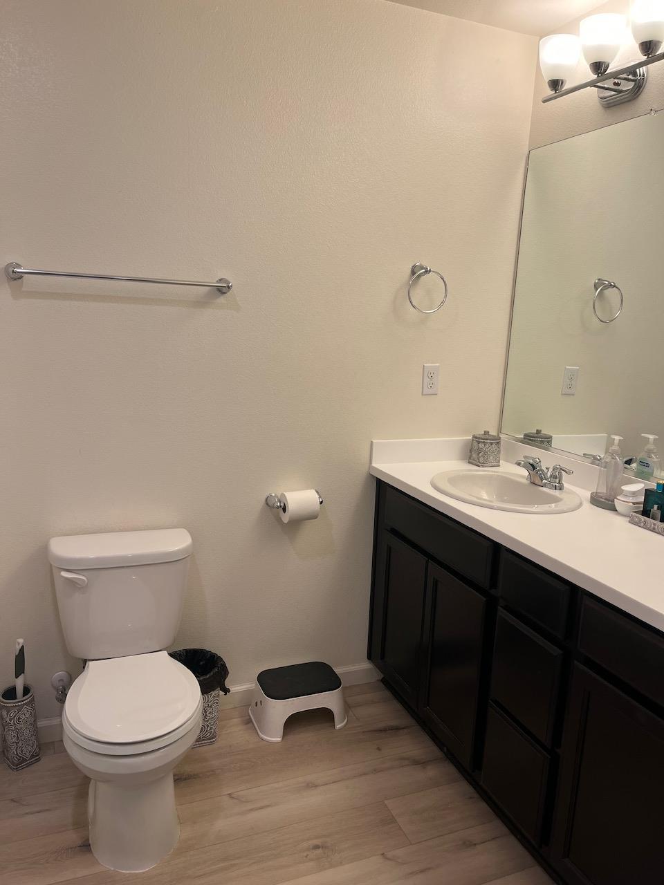 561 Fir Ave, Sanger, CA 93657