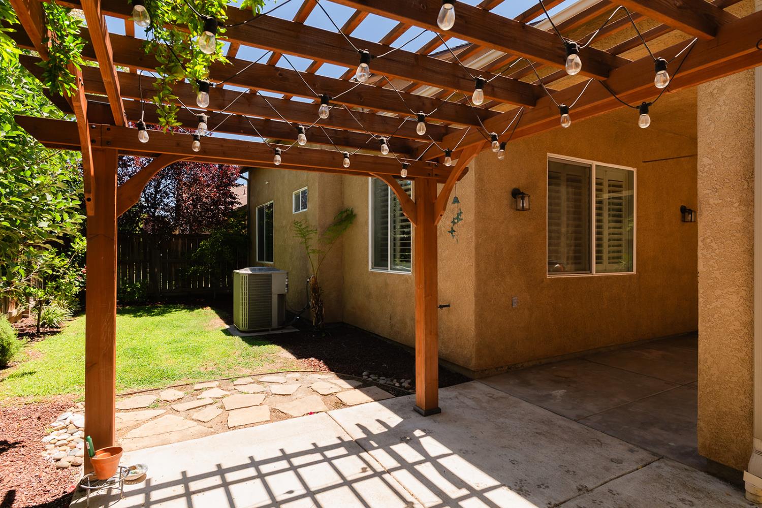 3637 Utah Ln, Clovis, CA 93619