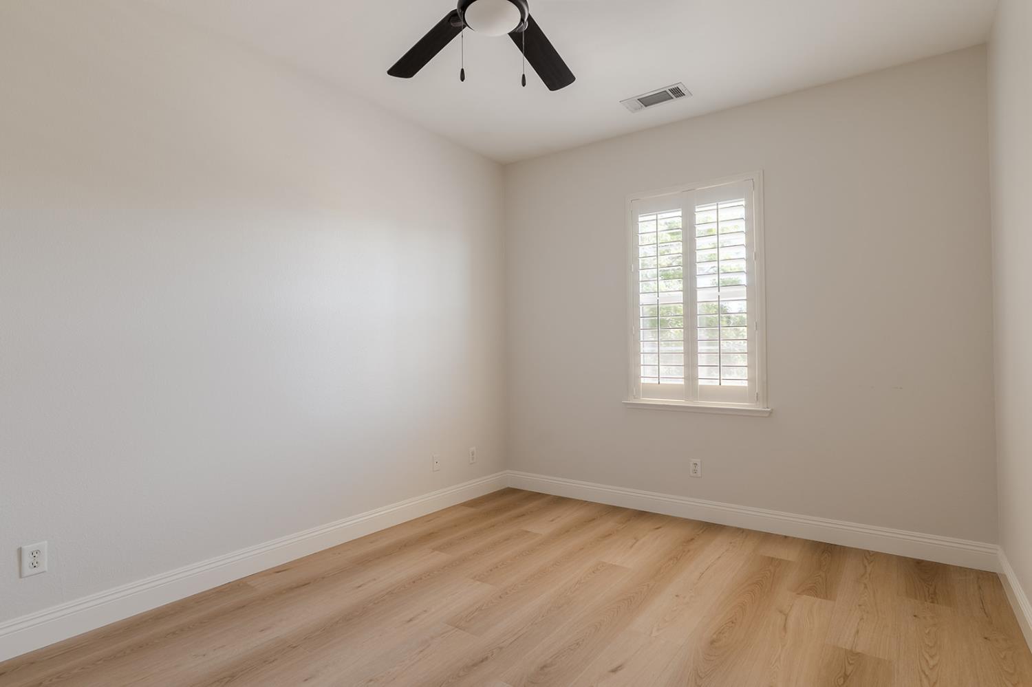 3637 Utah Ln, Clovis, CA 93619