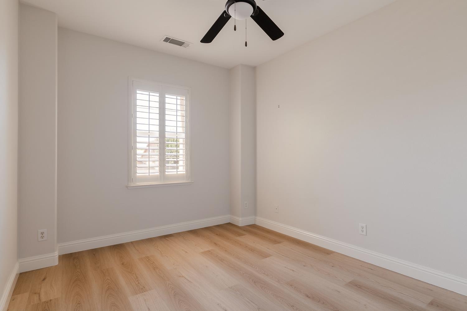 3637 Utah Ln, Clovis, CA 93619