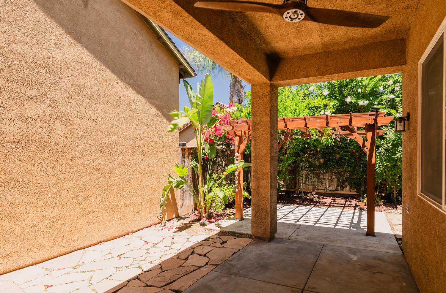 3637 Utah Ln, Clovis, CA 93619