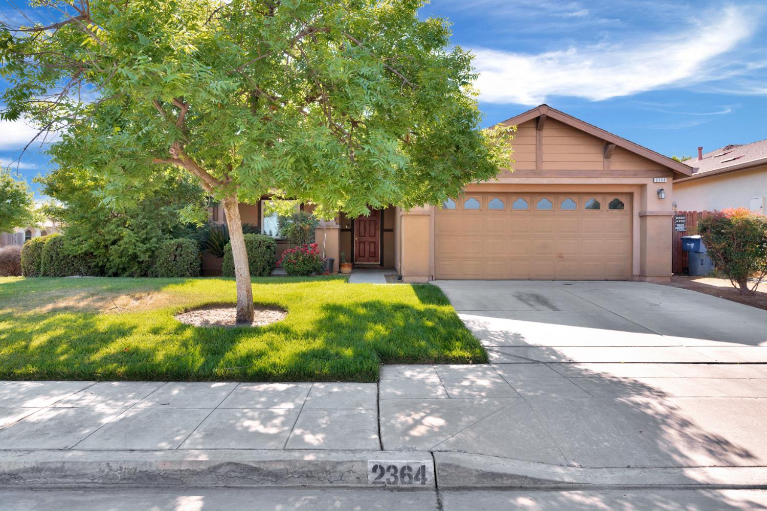 2364 S Rachel Ave, Fresno, CA 93725