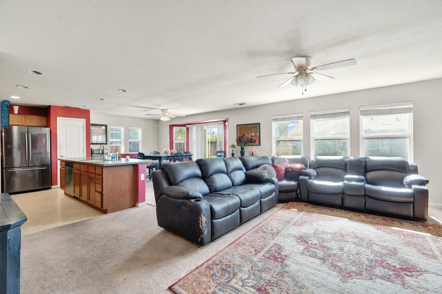 2364 S Rachel Ave, Fresno, CA 93725