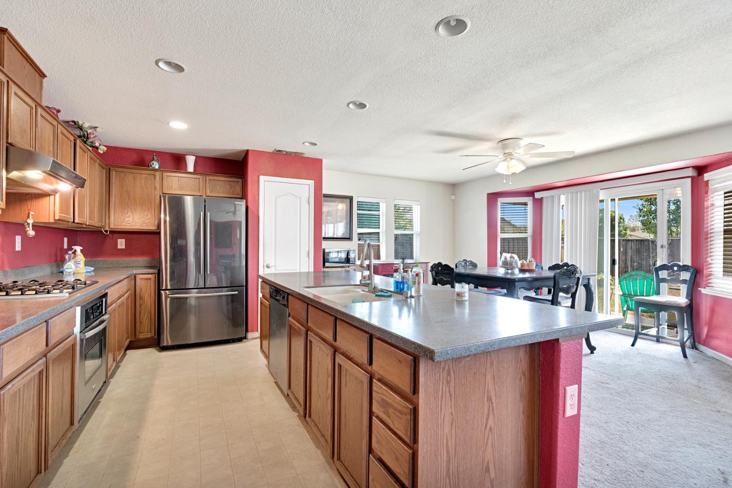 2364 S Rachel Ave, Fresno, CA 93725