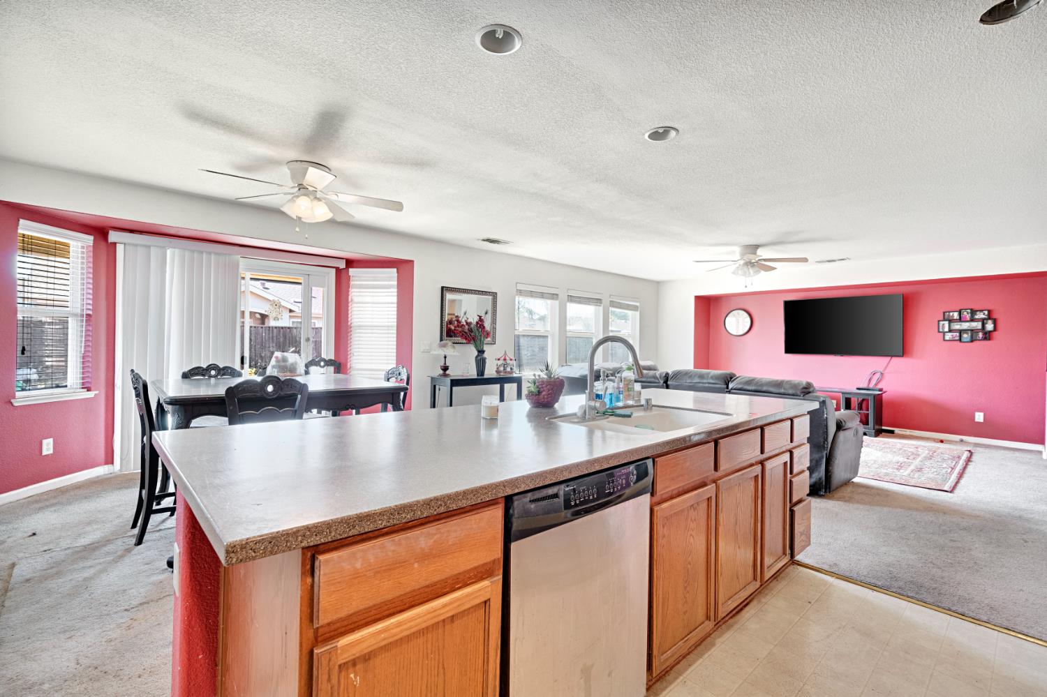 2364 S Rachel Ave, Fresno, CA 93725