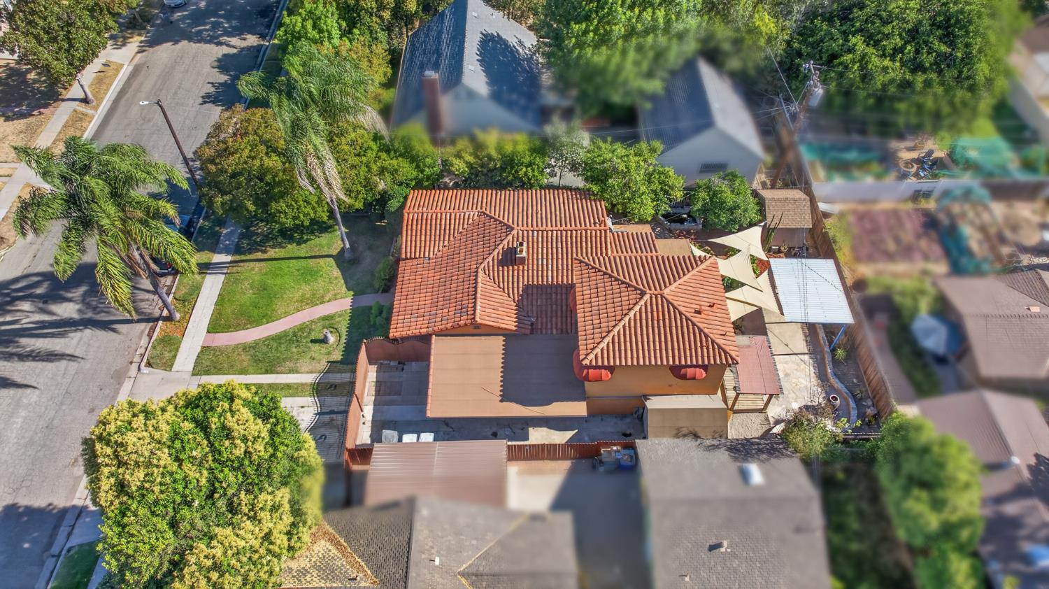 2218 N Arthur Ave, Fresno, CA 93705
