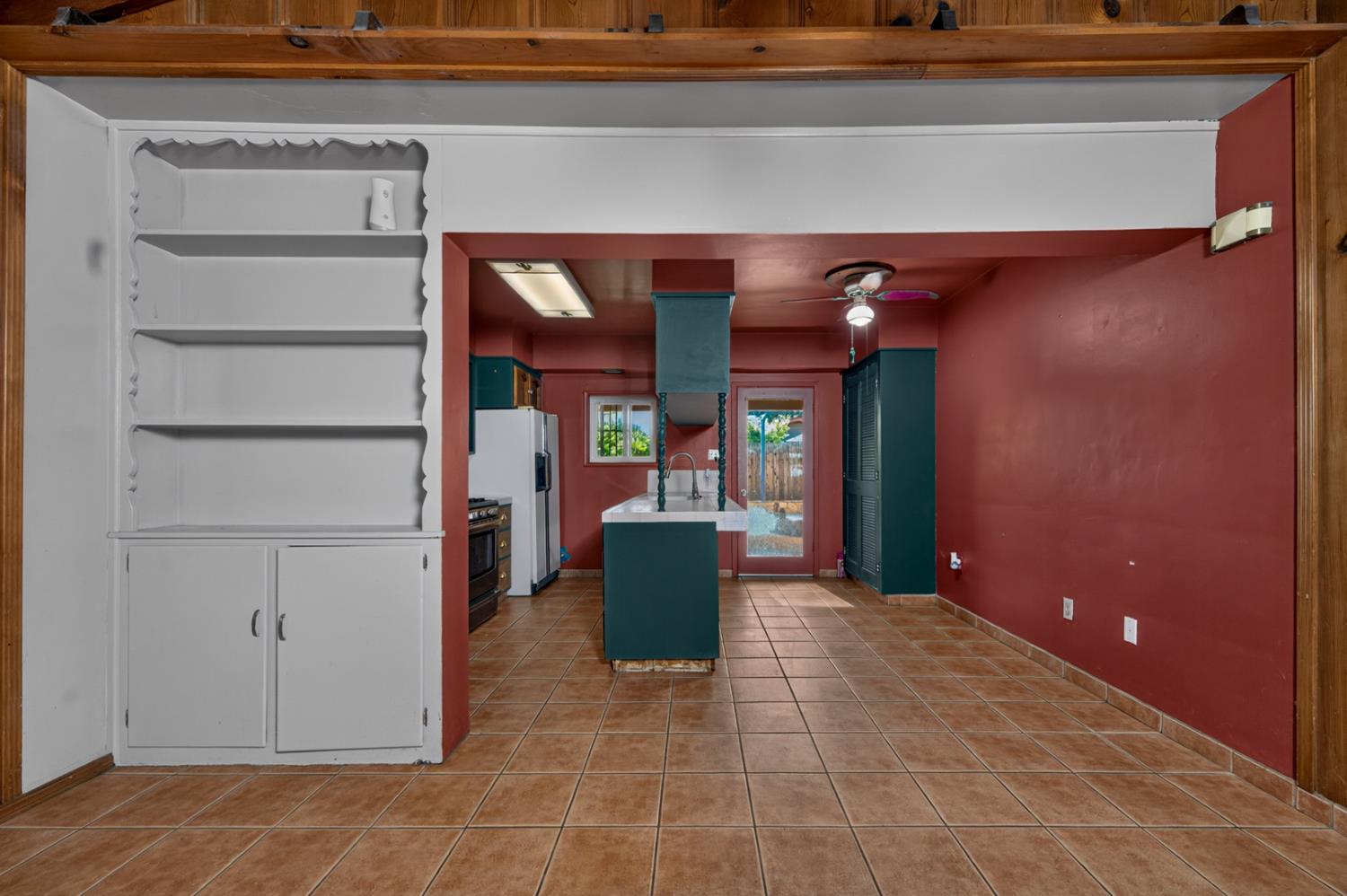 2218 N Arthur Ave, Fresno, CA 93705