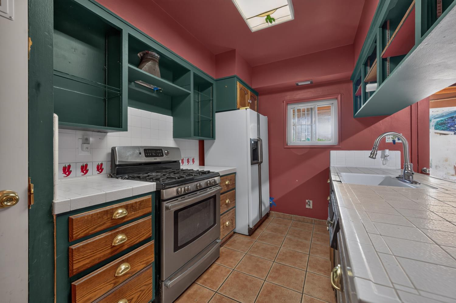2218 N Arthur Ave, Fresno, CA 93705