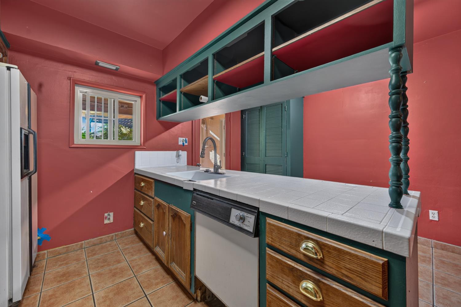 2218 N Arthur Ave, Fresno, CA 93705
